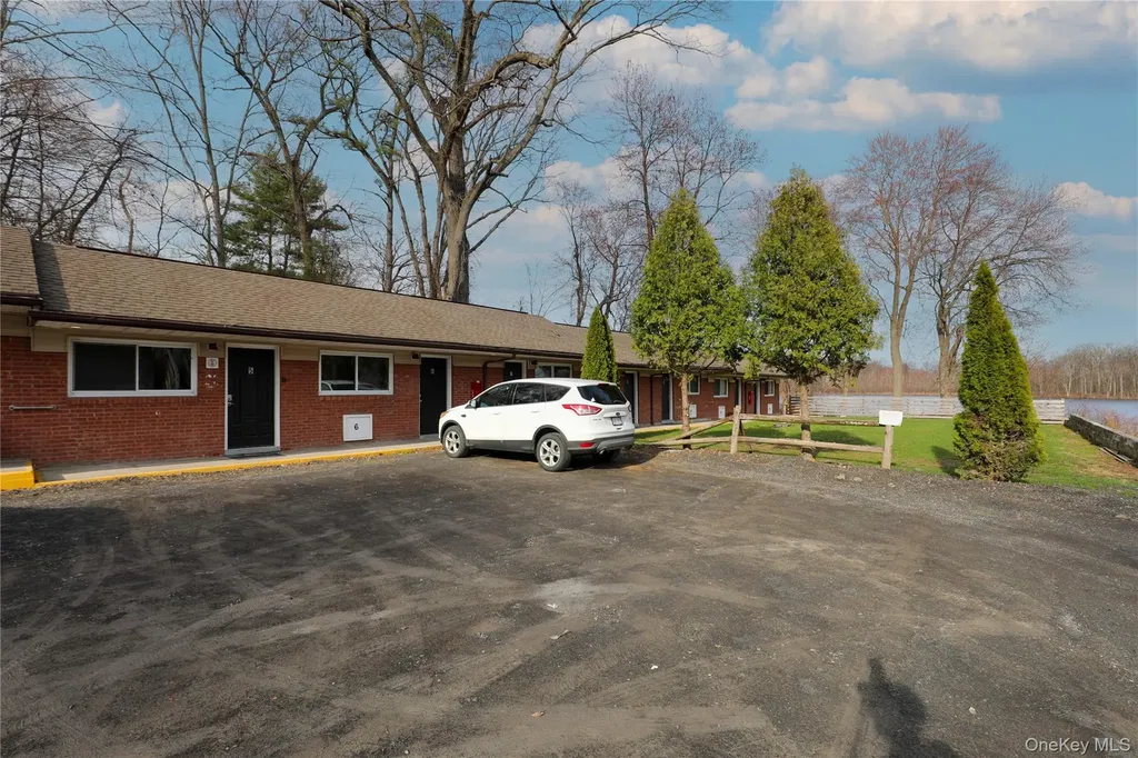 669 Broadway 9w Ulster Park NY 12487