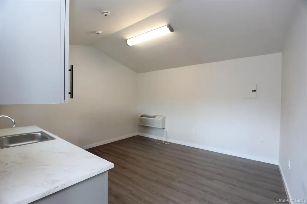 669 Broadway 9w Ulster Park NY 12487