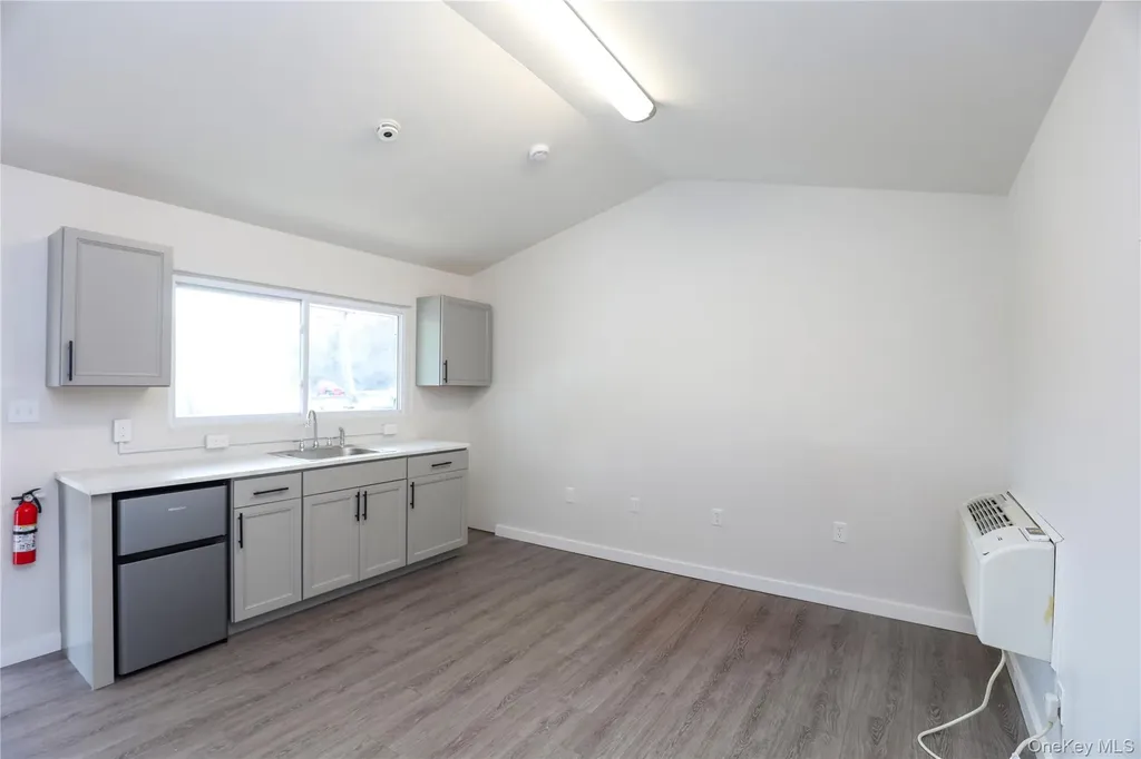669 Broadway 9w Ulster Park NY 12487