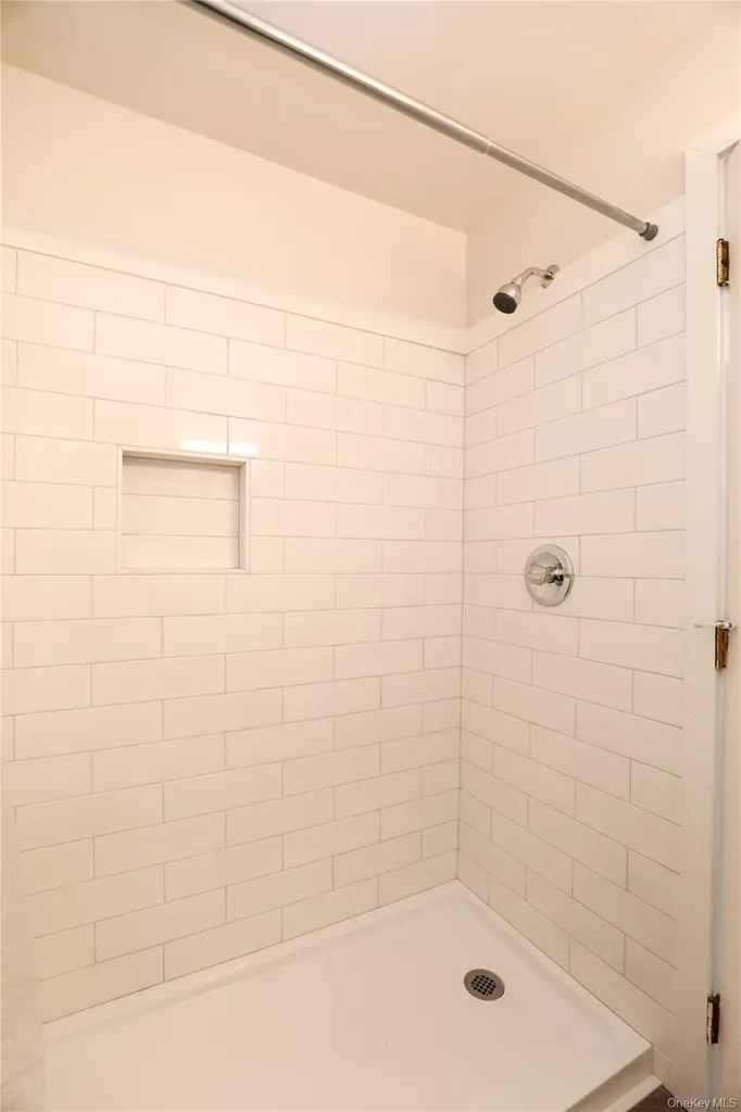 669 Broadway 9w Ulster Park NY 12487