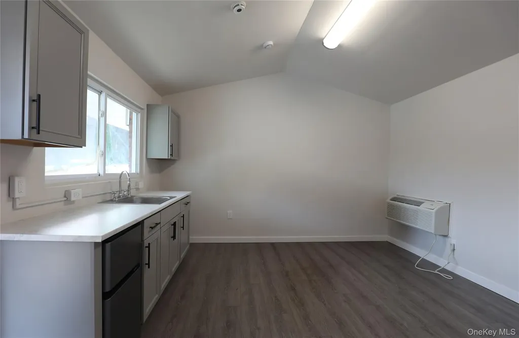 669 Broadway 9w Ulster Park NY 12487
