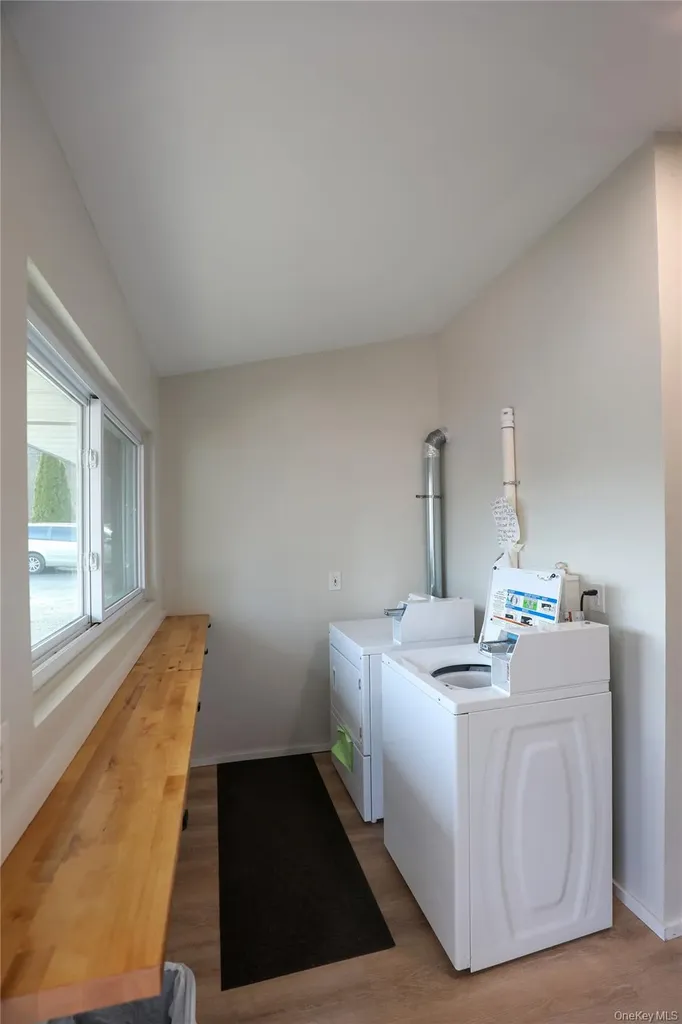 669 Broadway 9w Ulster Park NY 12487