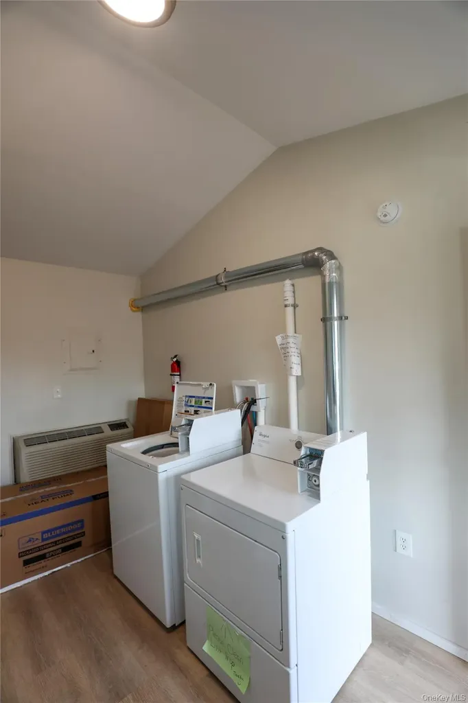 669 Broadway 9w Ulster Park NY 12487