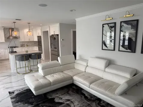 1903 Bergen Street Bellmore NY 11710