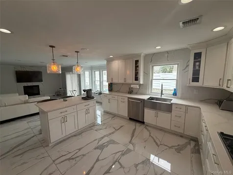 1903 Bergen Street Bellmore NY 11710