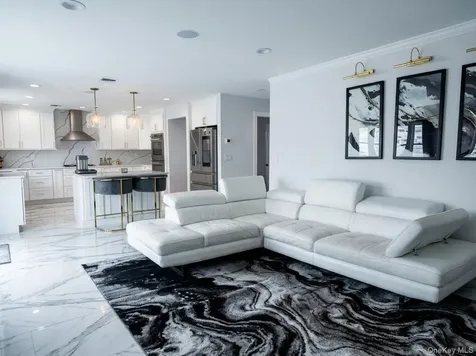 1903 Bergen Street Bellmore NY 11710
