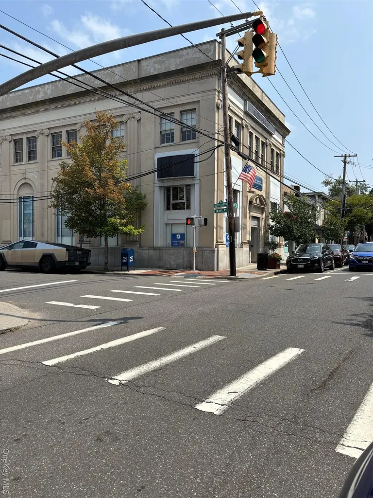 79 Main Port Washington NY 11050