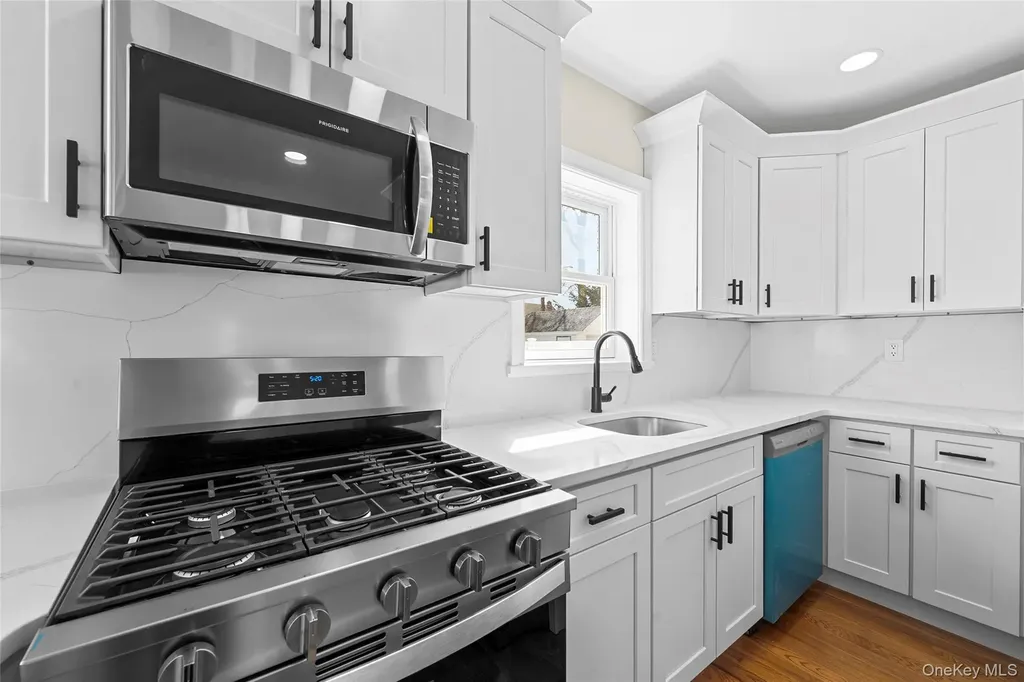 65 Mount Joy Avenue Freeport NY 11520
