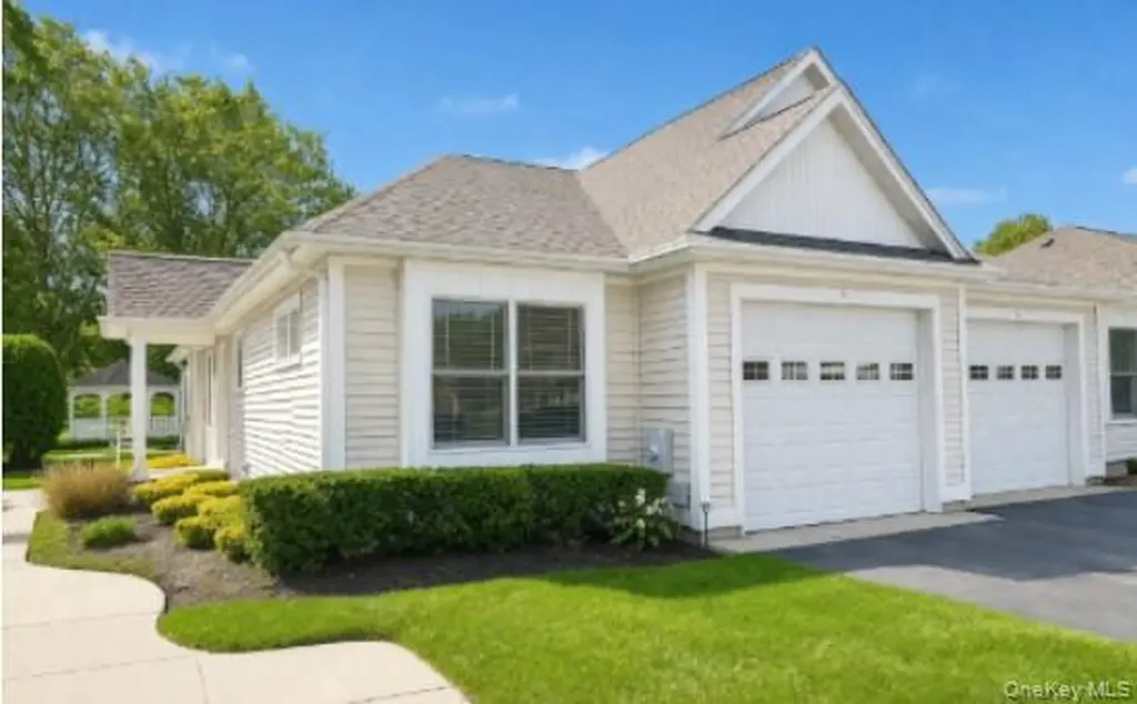 5 White Oak Court Coram NY 11727