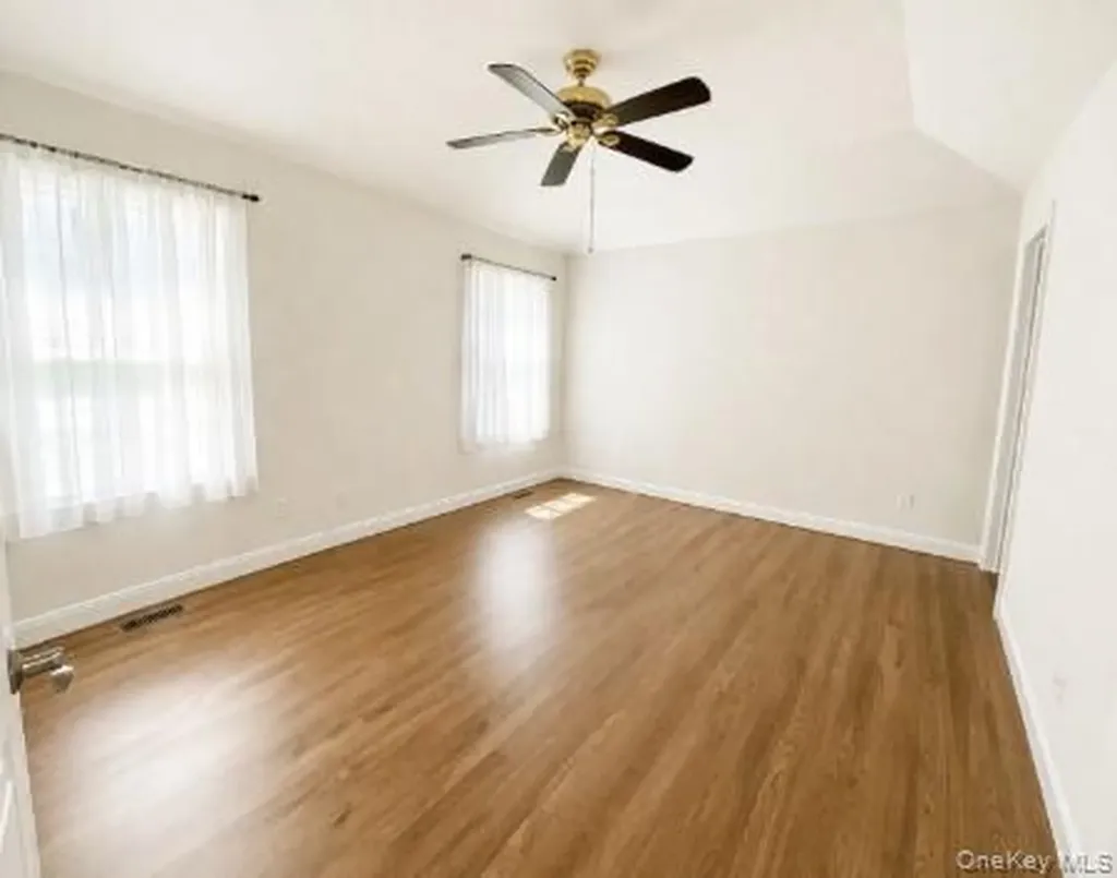 5 White Oak Court Coram NY 11727