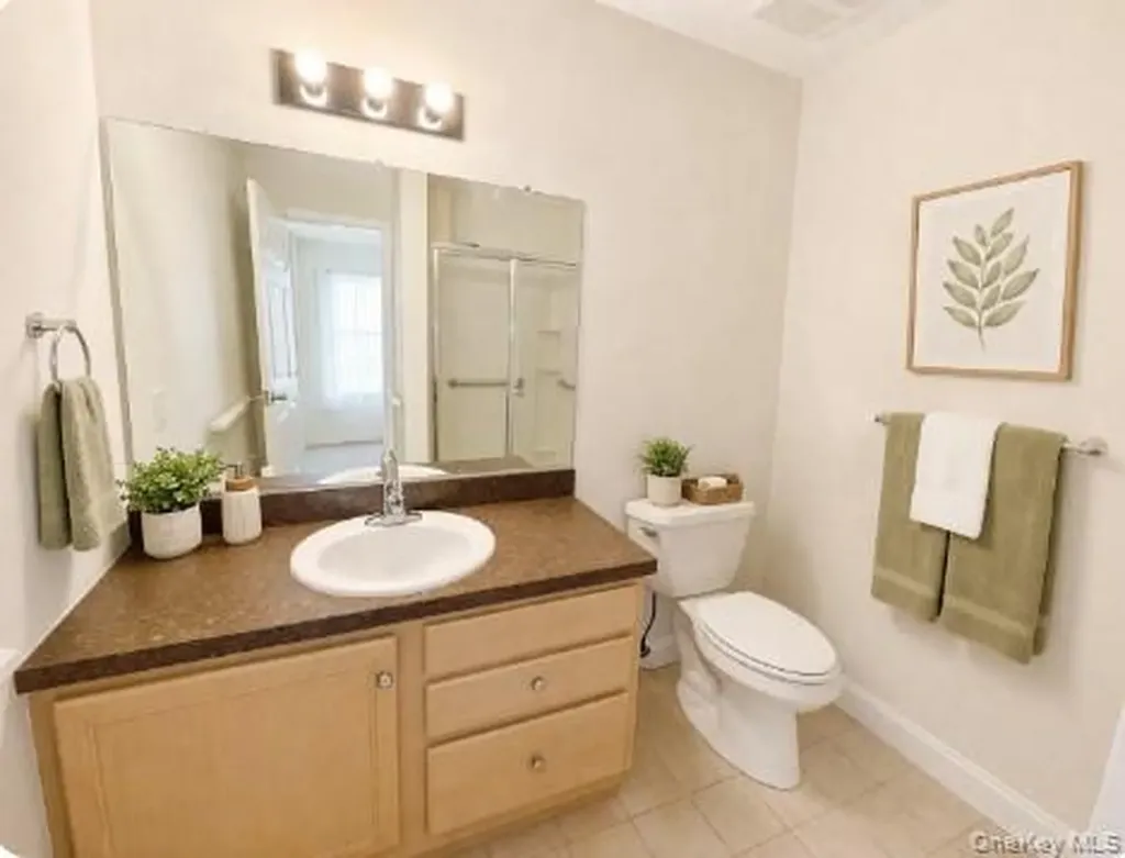 5 White Oak Court Coram NY 11727