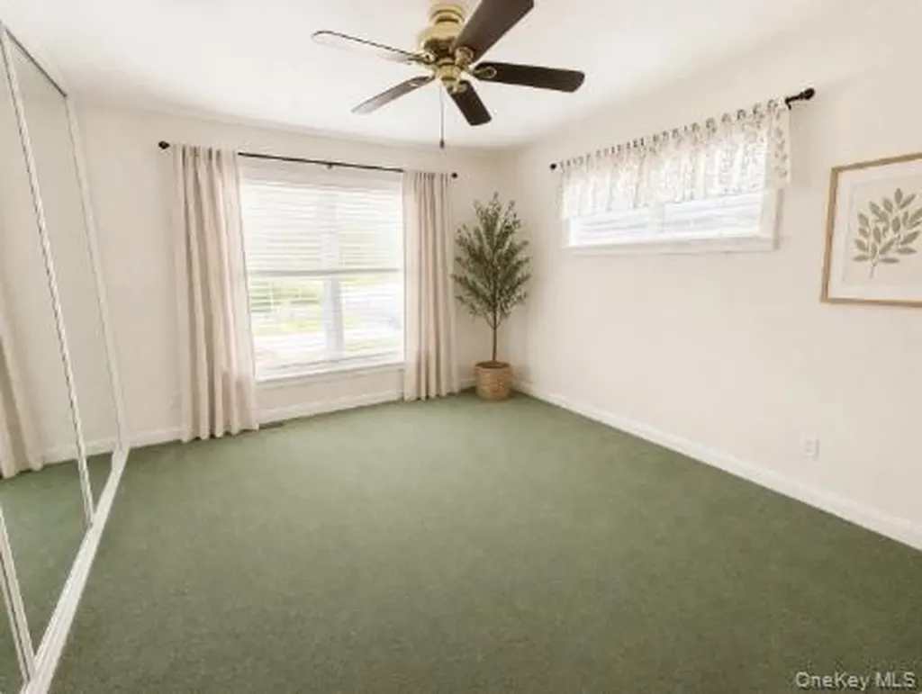 5 White Oak Court Coram NY 11727