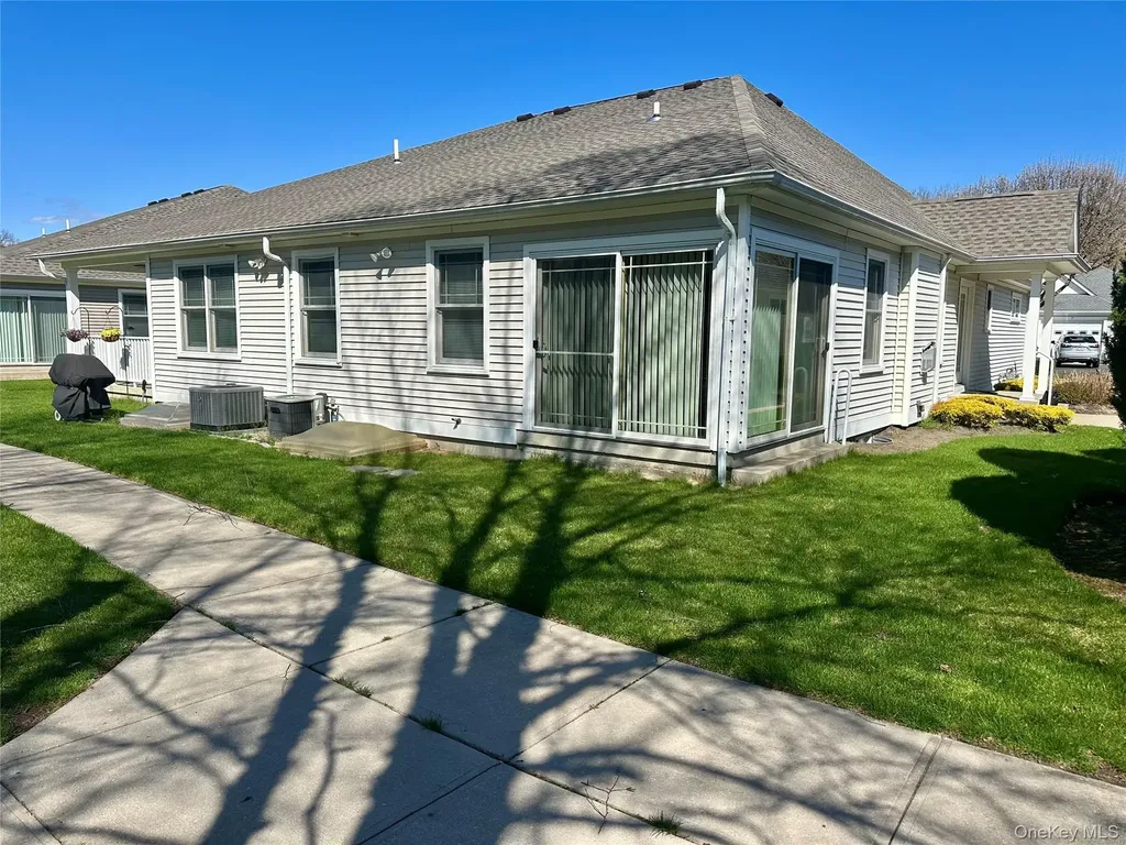 5 White Oak Court Coram NY 11727