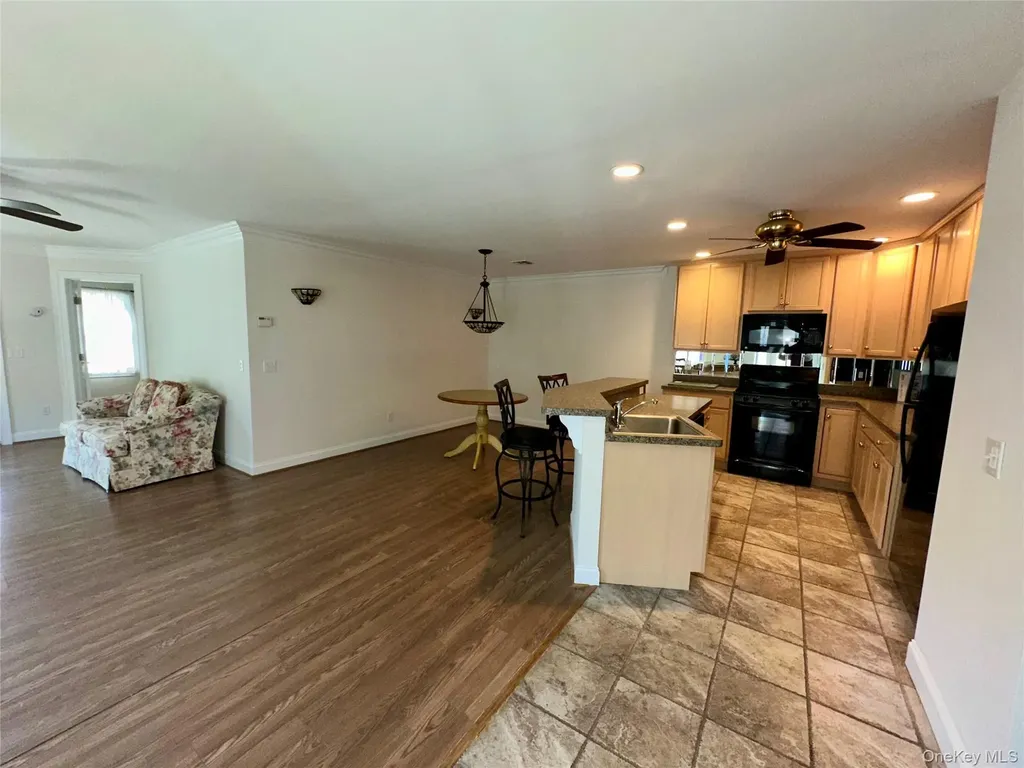 5 White Oak Court Coram NY 11727
