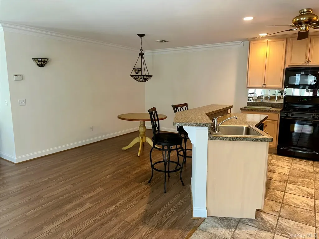 5 White Oak Court Coram NY 11727