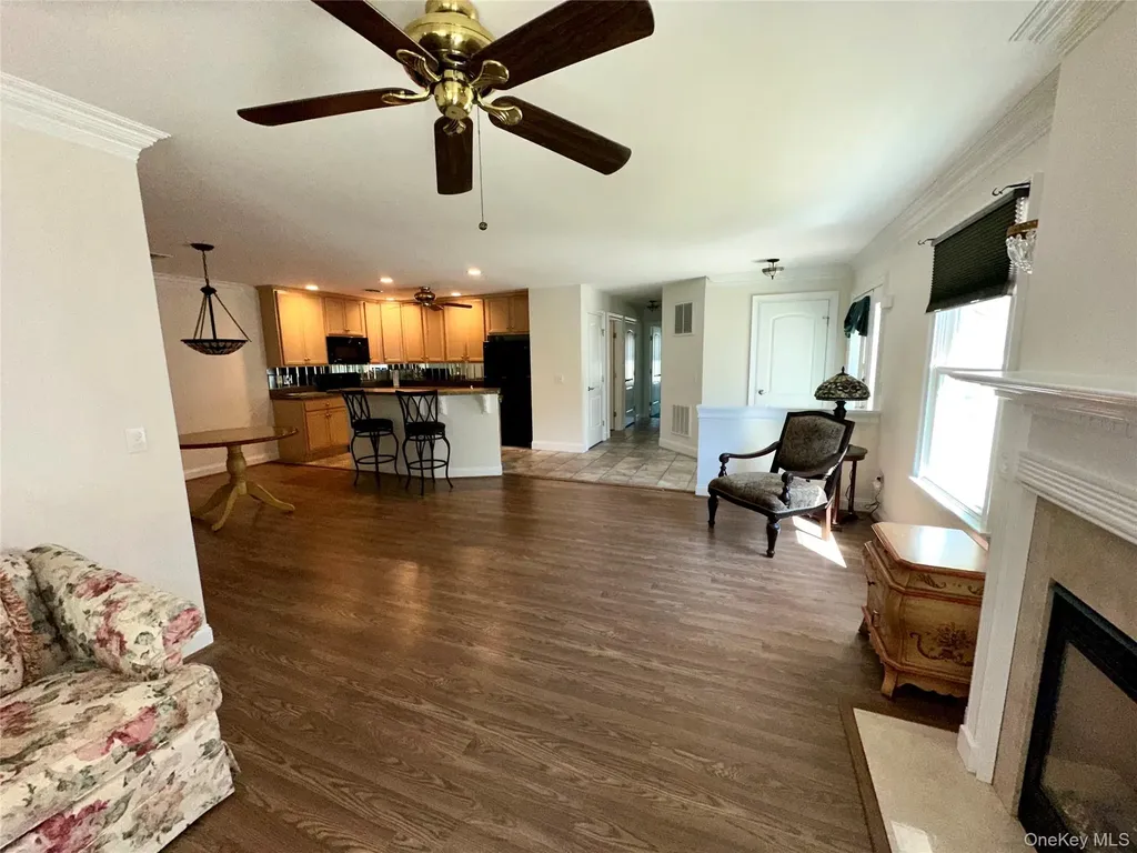 5 White Oak Court Coram NY 11727
