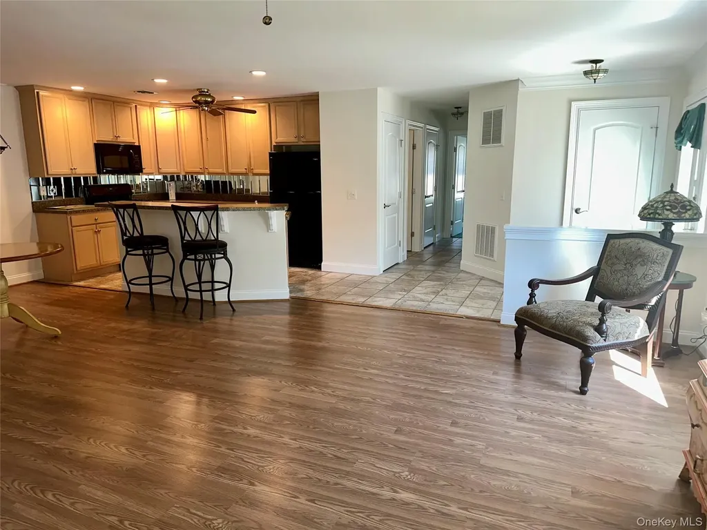 5 White Oak Court Coram NY 11727