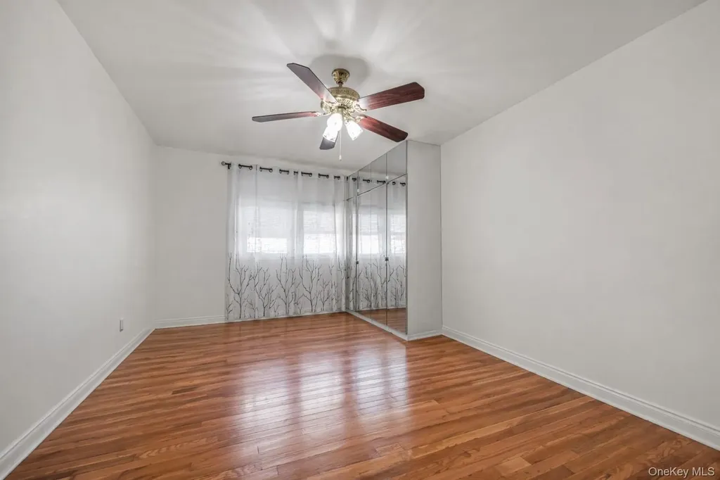 4044 Harper Avenue Bronx NY 10466