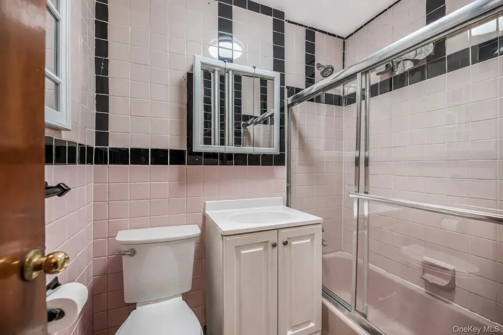 4044 Harper Avenue Bronx NY 10466