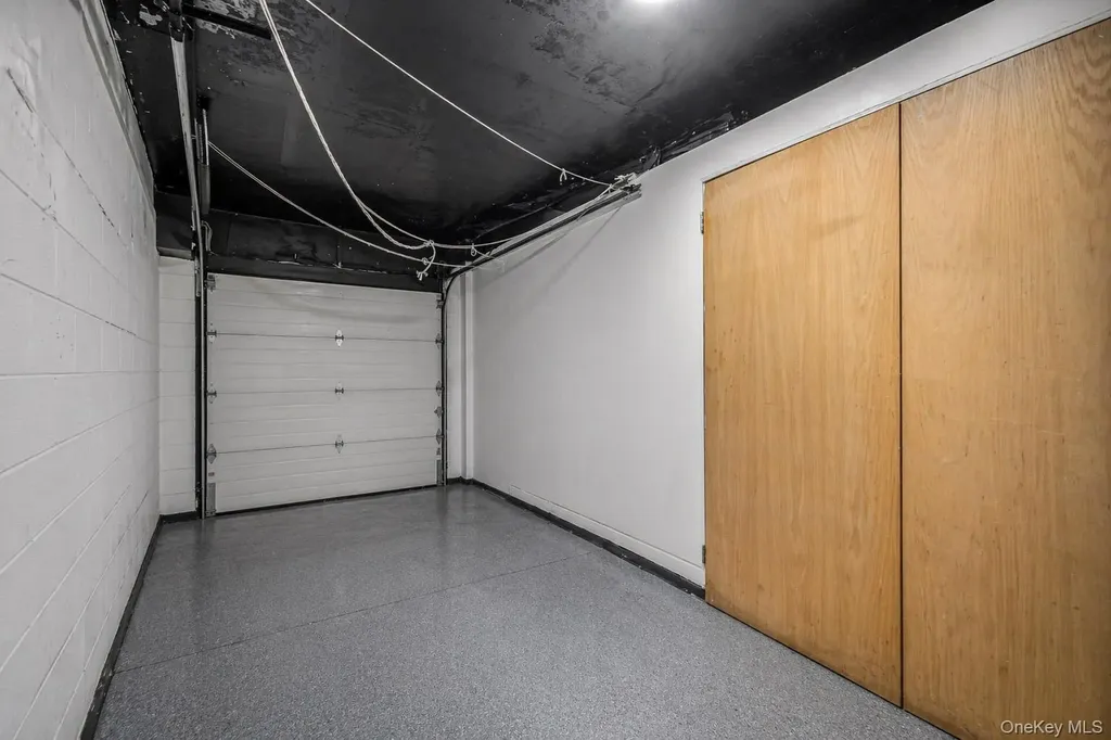 4044 Harper Avenue Bronx NY 10466