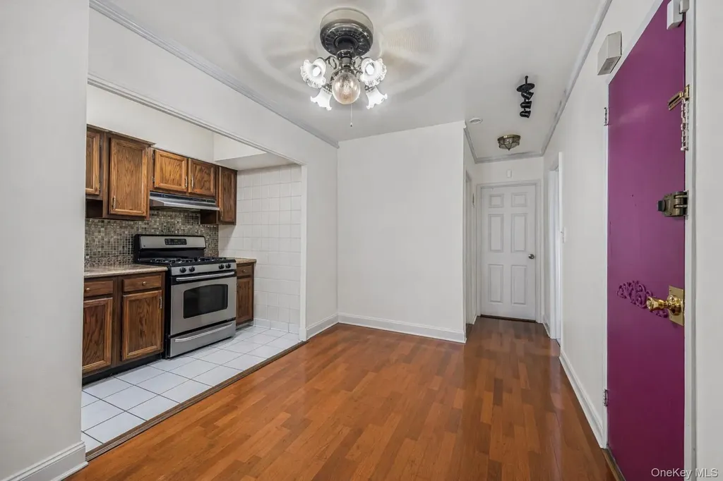 4044 Harper Avenue Bronx NY 10466