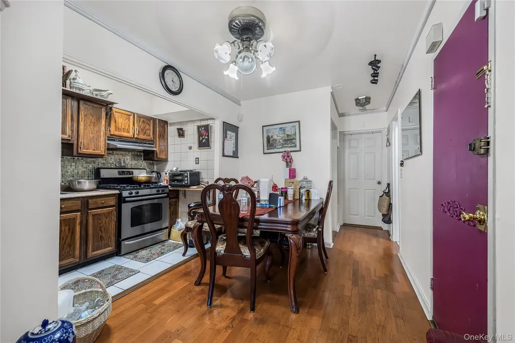 4044 Harper Avenue Bronx NY 10466