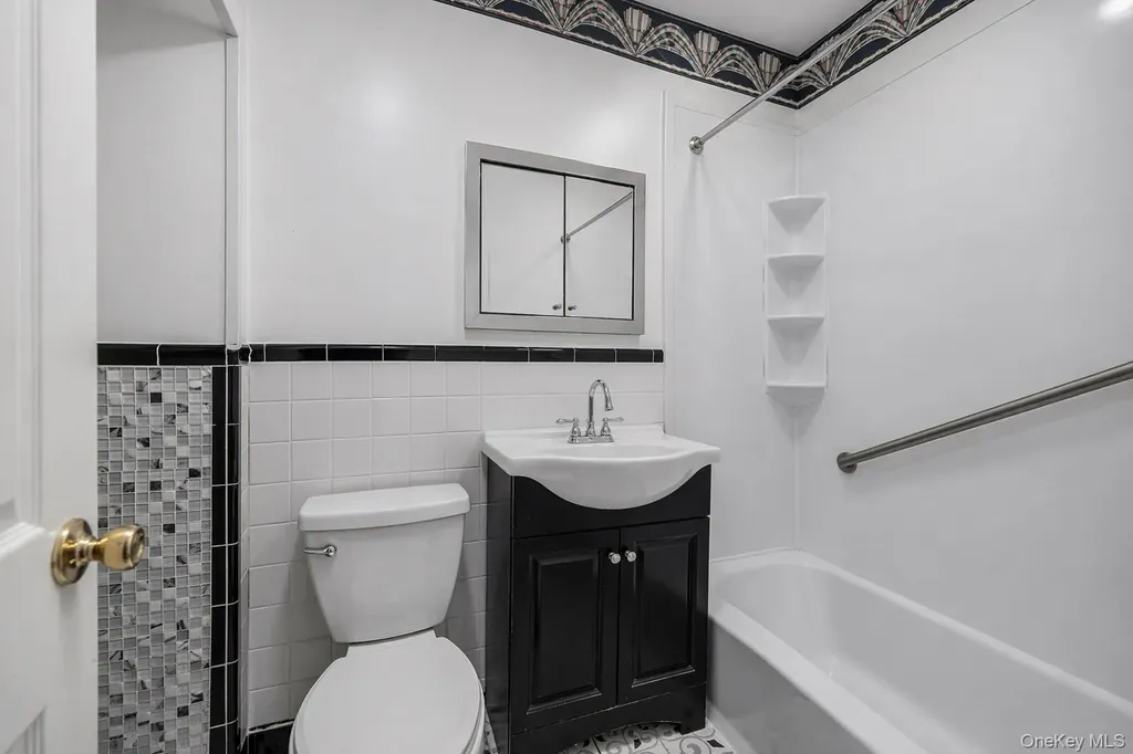 4044 Harper Avenue Bronx NY 10466