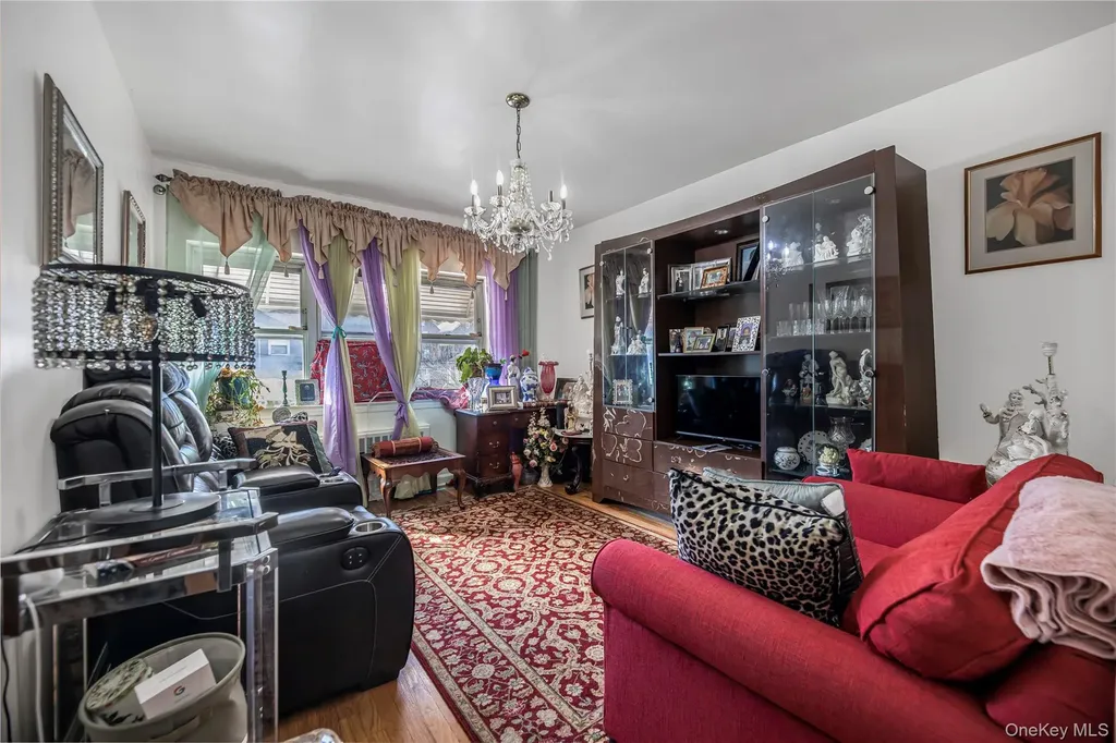 4044 Harper Avenue Bronx NY 10466