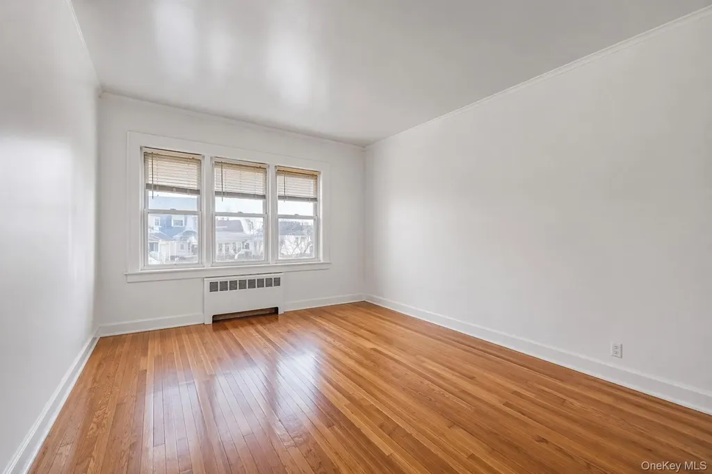 4044 Harper Avenue Bronx NY 10466