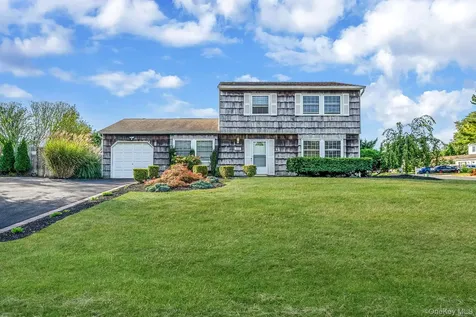 360 Woodside Avenue Bellport NY 11713