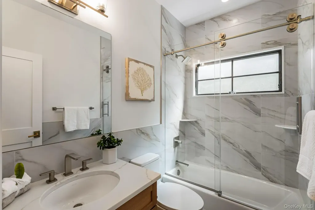 33 3rd Street Manhasset NY 11030