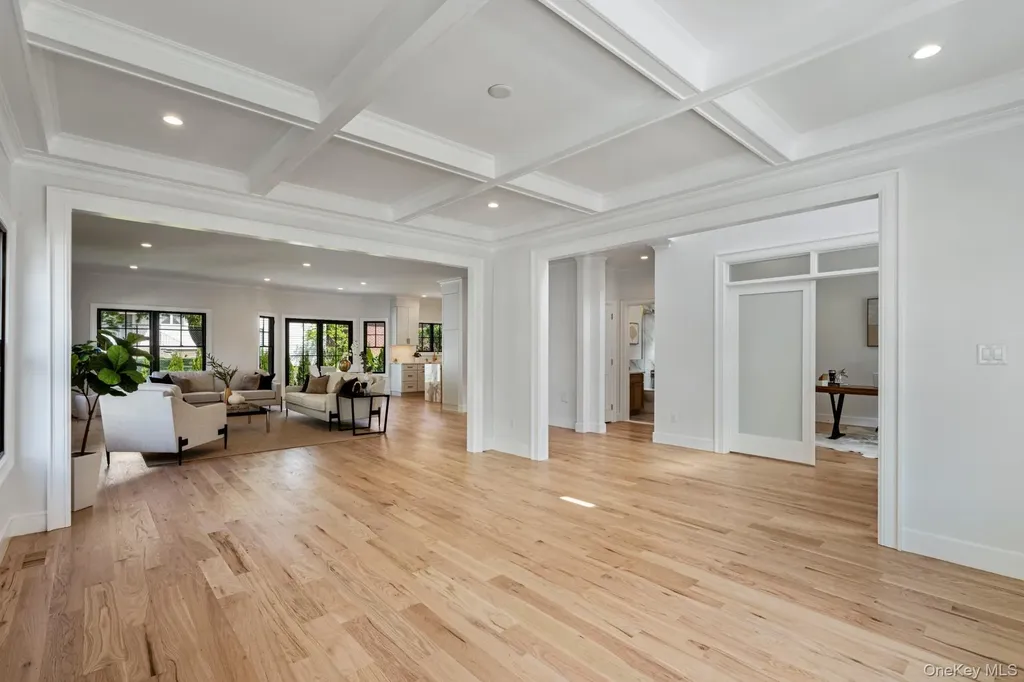 33 3rd Street Manhasset NY 11030