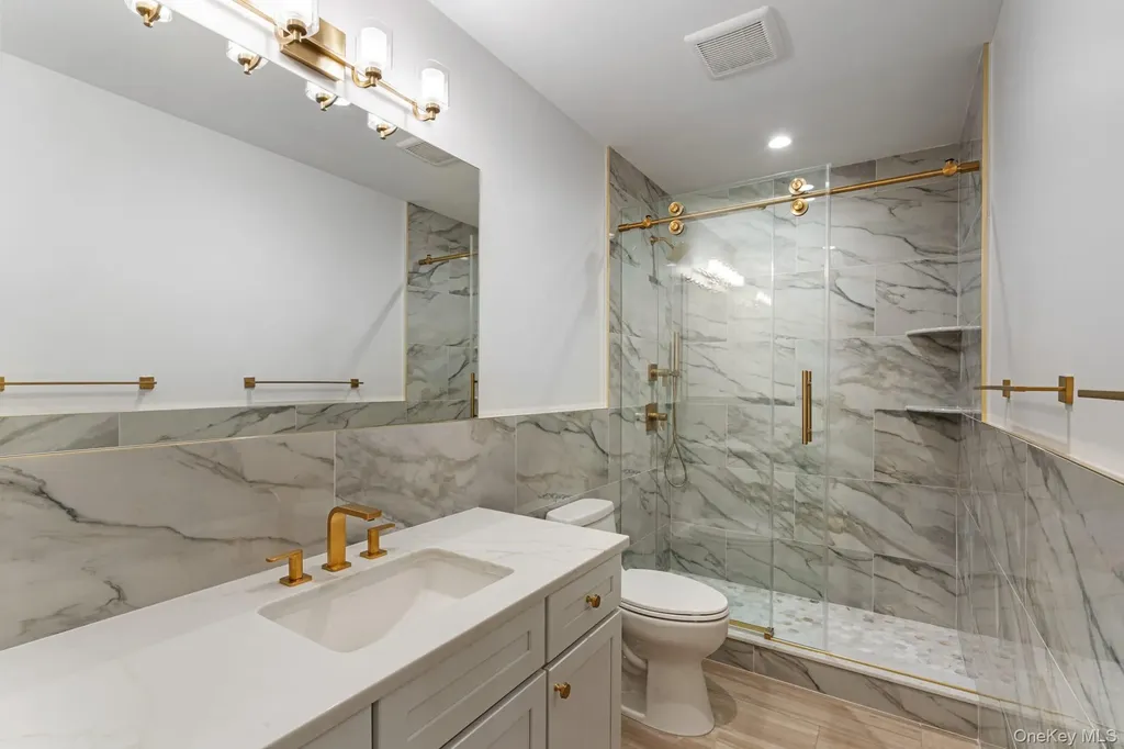 33 3rd Street Manhasset NY 11030