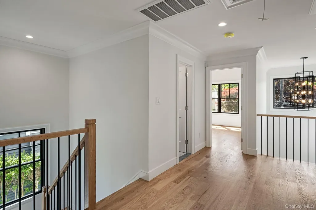33 3rd Street Manhasset NY 11030