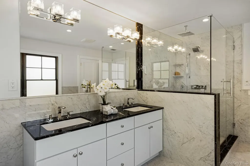 33 3rd Street Manhasset NY 11030