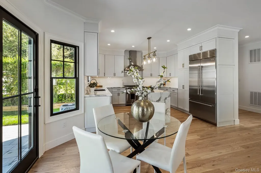 33 3rd Street Manhasset NY 11030