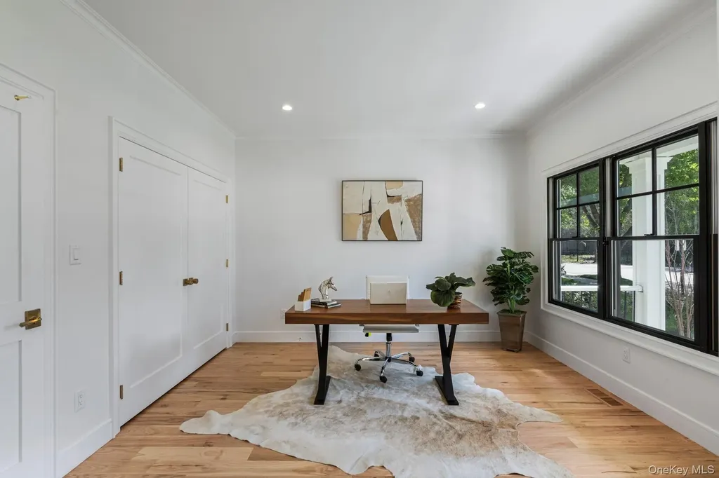 33 3rd Street Manhasset NY 11030