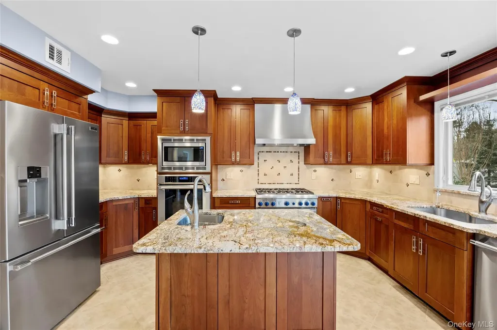 9 Bowen Place Stony Brook NY 11790