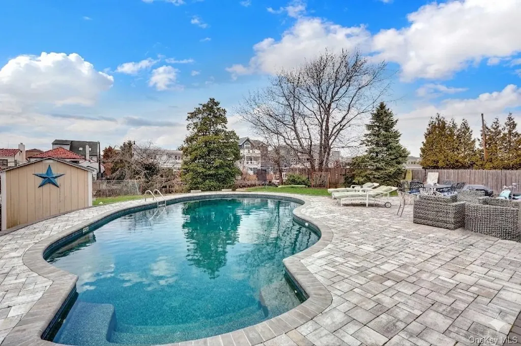 197 Blackheath Road Lido Beach NY 11561