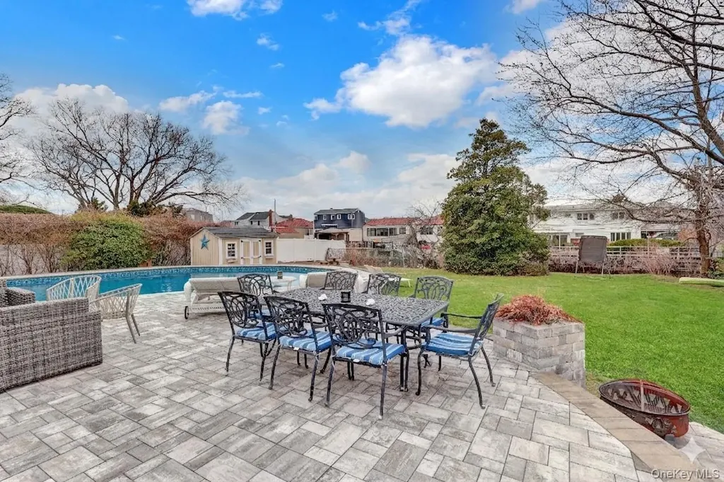 197 Blackheath Road Lido Beach NY 11561