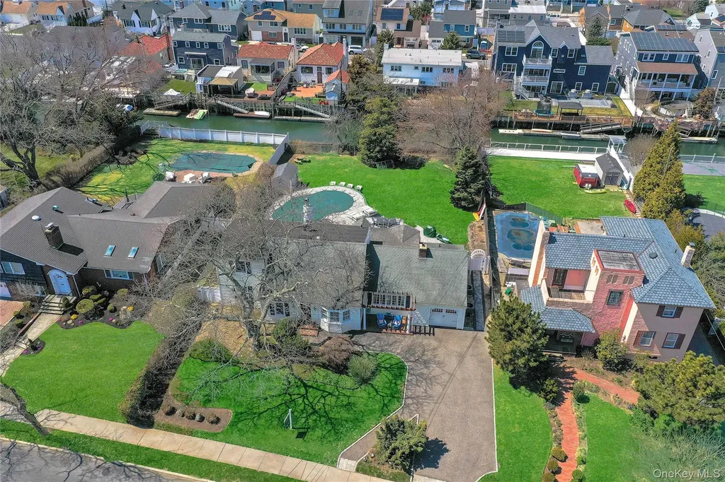 197 Blackheath Road Lido Beach NY 11561