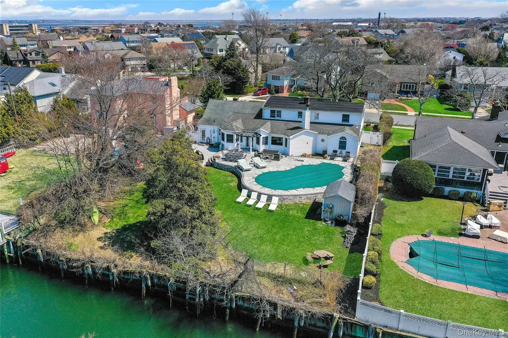 197 Blackheath Road Lido Beach NY 11561