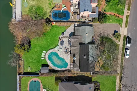 197 Blackheath Road Lido Beach NY 11561