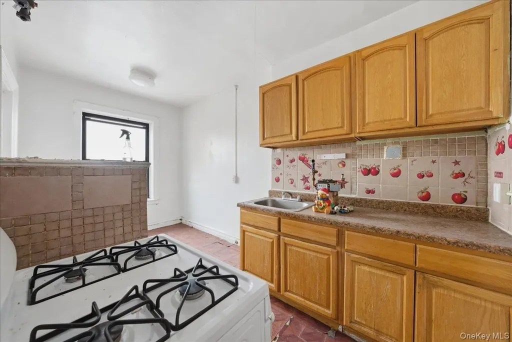 1715 Nelson Avenue Bronx NY 10453