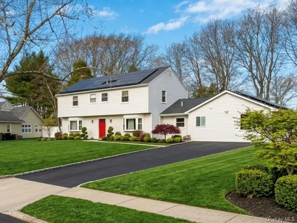 11 Manor Lane Stony Brook NY 11790