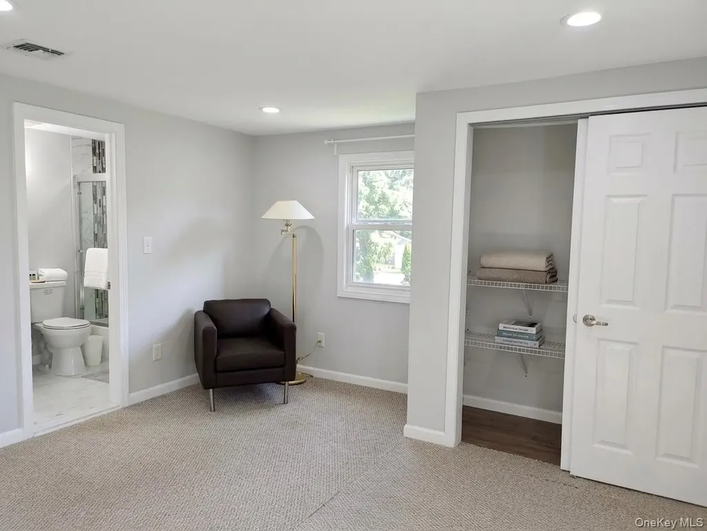 11 Manor Lane Stony Brook NY 11790