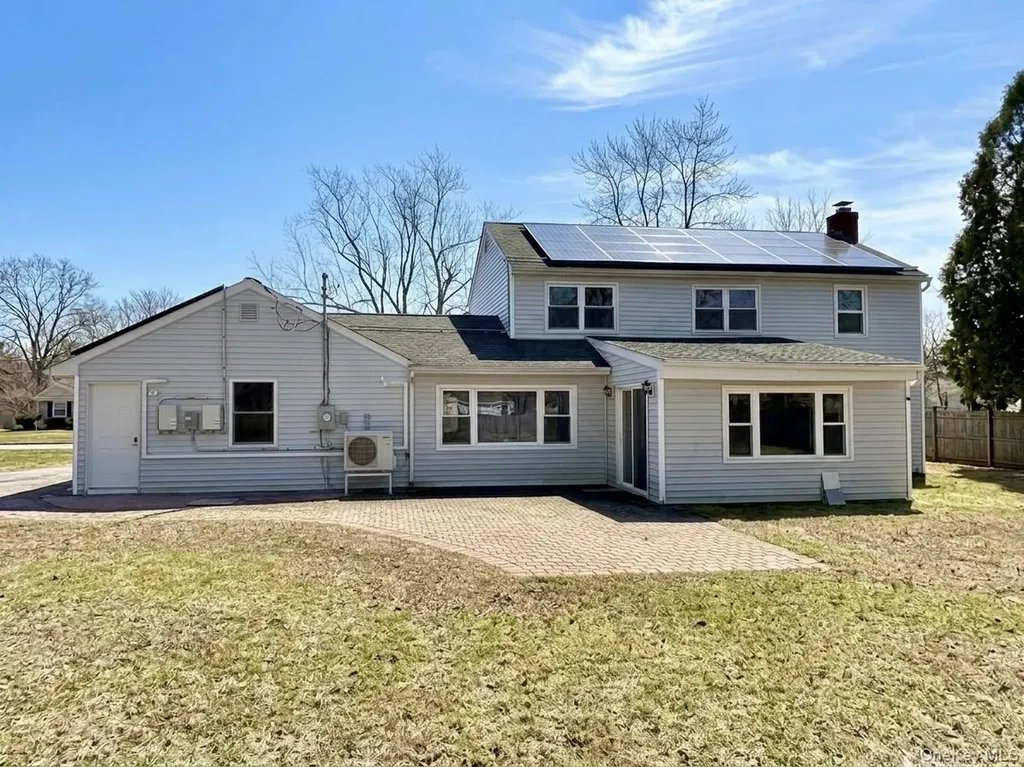 11 Manor Lane Stony Brook NY 11790