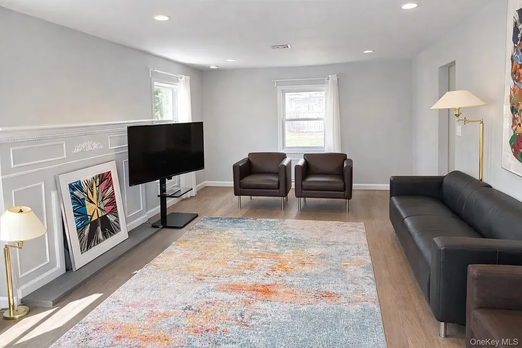 11 Manor Lane Stony Brook NY 11790