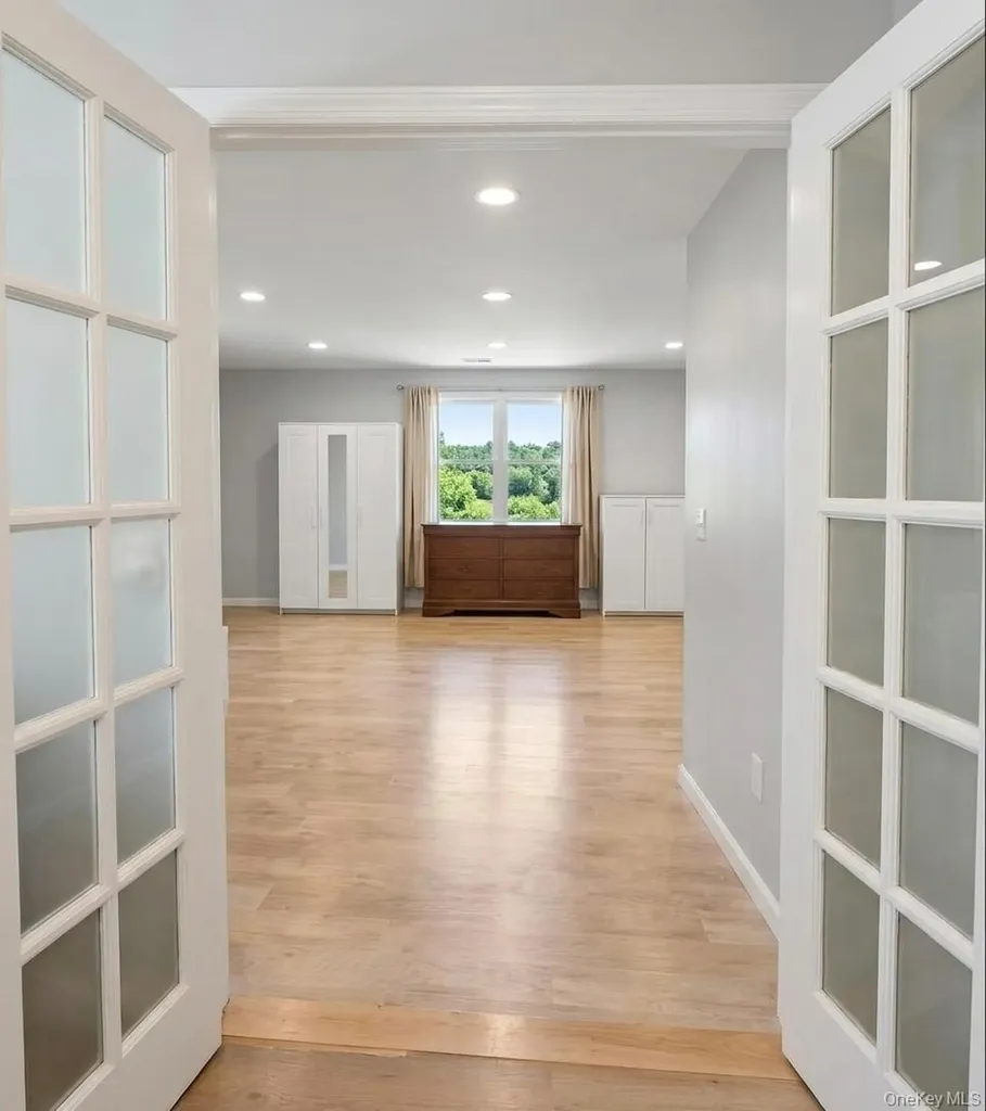 11 Manor Lane Stony Brook NY 11790