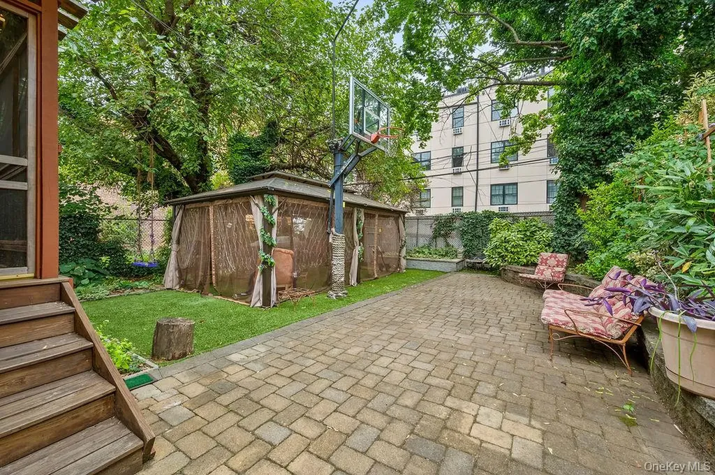 455 E 28th Street Brooklyn NY 11226